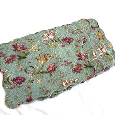 4 Quilted Placemats Scalloped