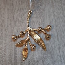Gold Mistletoe Metal Hanging