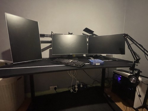 Full gaming setup - gaming,