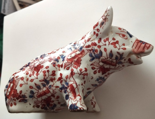 Imari pig seated oriental