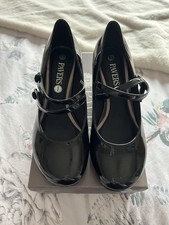 Pavers Size 5 Women's Shoes New In Box