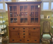 Stunning Oak Dresser / Dining Cabinet With 8 Drawers and Tempered Glass Doors