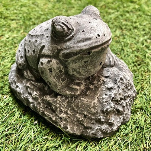 Small concrete frog sat - small,