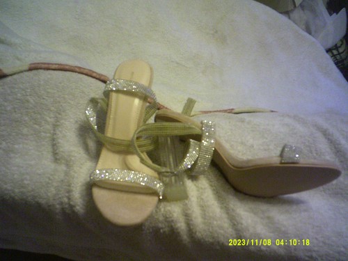 Pretty little thing - thing, strappy