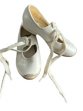 Kids Size 10  White PU Tap Shoes 1st Position Dancewear USED