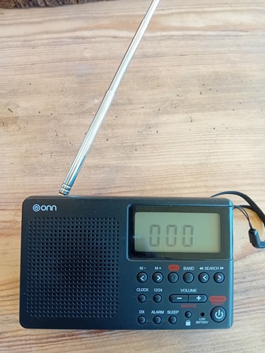 Onn pocket radio black battery - radio,