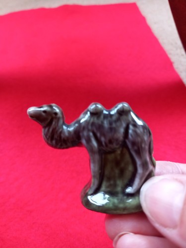 Dark camel from the 1950s - dark,