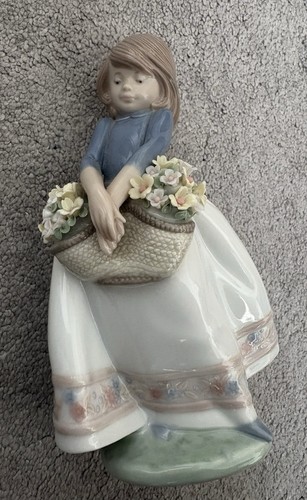 Lladro girl figurine baskets - girl,