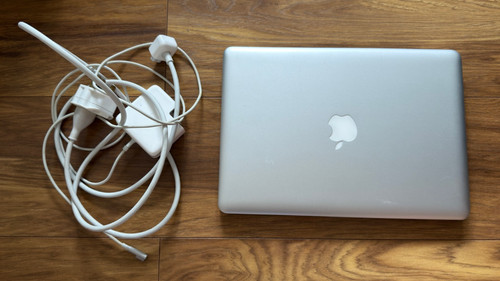 Apple macbook pro - macbook, mid