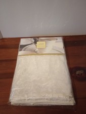 LENOX White Oblong/Oval Table Cloth (6-8 Seating) 