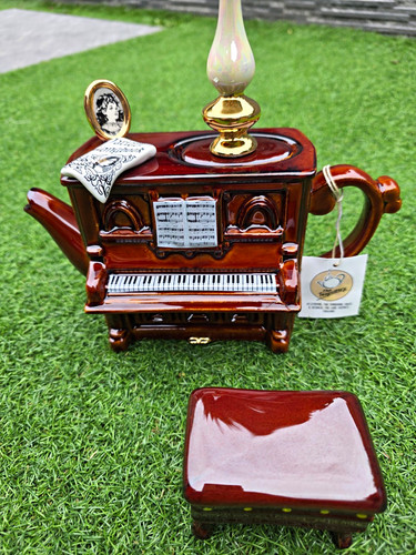 Vintage teapottery parlour - vintage,