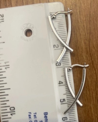 9ct white gold - white, 2.6cm