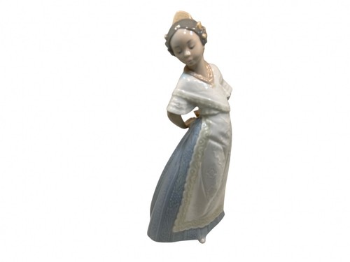 Lladro nao porcelain - lladro,