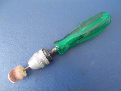 Unusual hand chuck tool with - chuck,