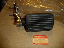 SUZUKI GENUINE GS1100G gs1100 RIGHT HAND  REAR FOOTREST PILLION 43600-49460 NOS