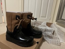 UGG WOMENS Size 5 Rain cloud