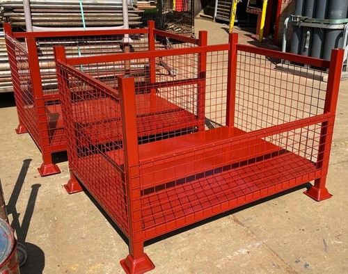 Post pallet half - half, front