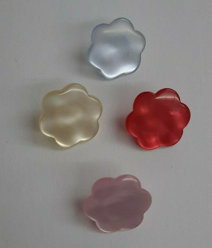 Flower buttons 13mm shank