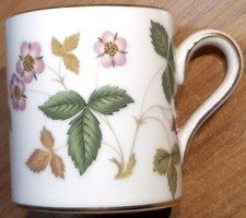 WEDGWOOD SMALL CUP ‘Wild Strawberry’ R4406, 58high x55mm dia