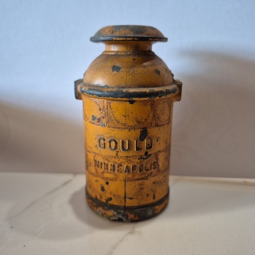 Old 1920s snow - old,