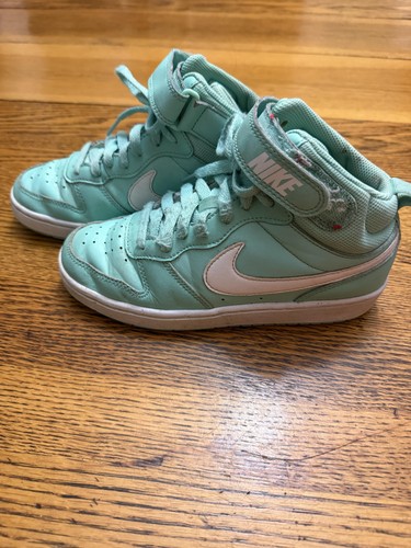 Nike court borough - nike, mid