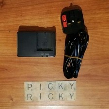 Hitachi Charger DZ-ACS1 for Hitachi CGA-DU07 Batteries/DZ-MV550E Camcorder