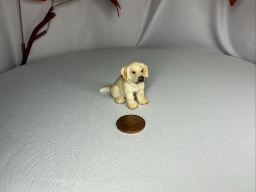 Scale dollhouse labrador - 1:12,