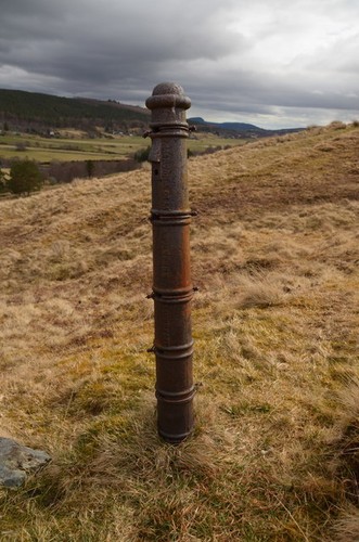 Photo 12x8 iron straining - iron,