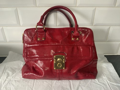 Episode red patent - red,