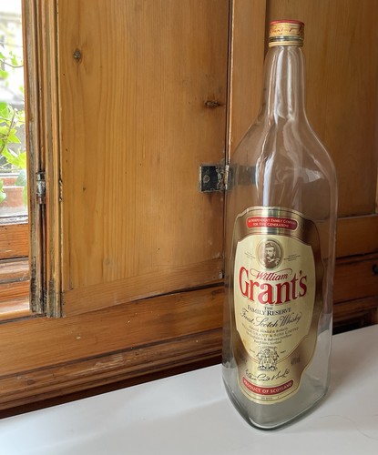 Large grants whisky - grants, bottle