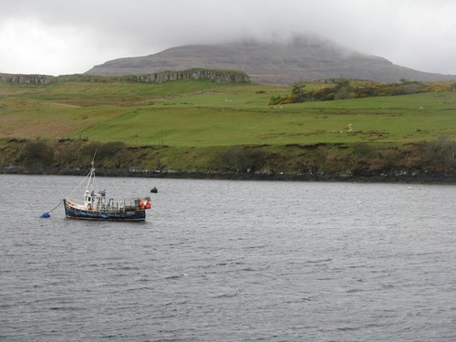 Photo fishing boat moored - boat,