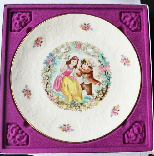 Royal doulton bone china - royal, 8.25"