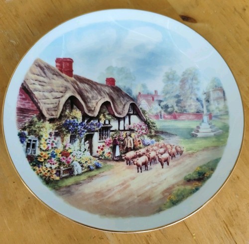 Vintage royal crest bishops - royal,