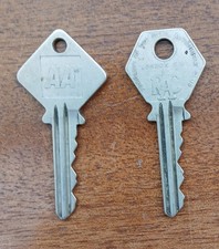 VINTAGE AA & RAC KEYS CLASSIC