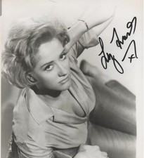 LIZ FRASER CARRY ON FILM STAR