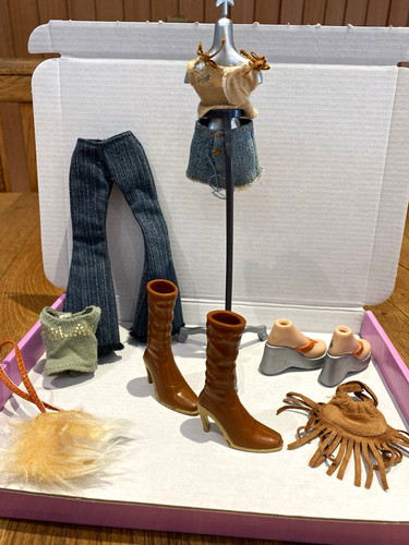 Bratz vintage fashion doll - fashion,