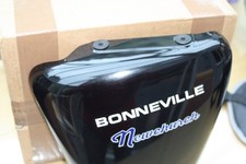 Triumph bonneville SE side pannel