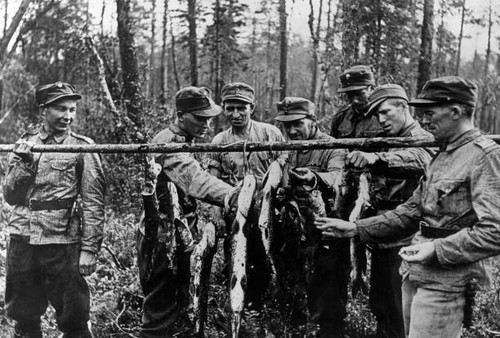 Some soldiers finnish - some, army