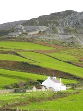 Photo 12x8 West End, Trefor