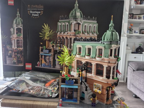 Lego boutique hotel 10297 - lego,