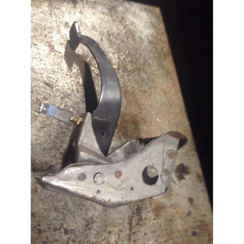 Brake pedal nissan king cab - brake,