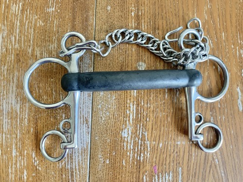 Rubber pelham with curb - with,