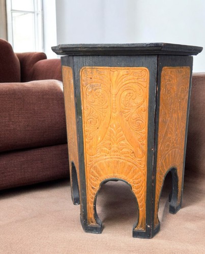 Antique octagonal north - octagonal,
