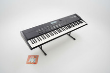 Roland XP-80 Synthesizer 76