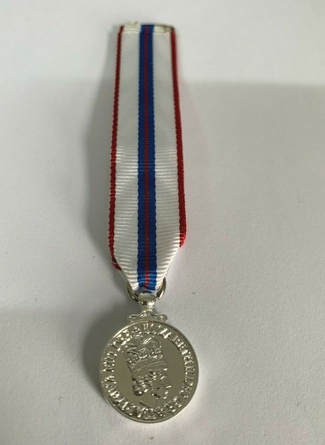 Queen silver jubilee 1977 - silver,