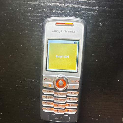 Sony ericsson j230i - sony,