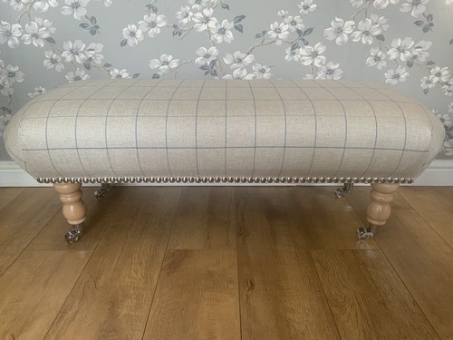 New footstool laura - a,