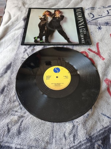 Madonna into the groove 45 - the, 12"