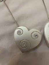 BOX OF 36 HEART SHAPED,DIAMANTÉ WEDDING GUEST NAME CARD HOLDERS ONLY USED ONCE.