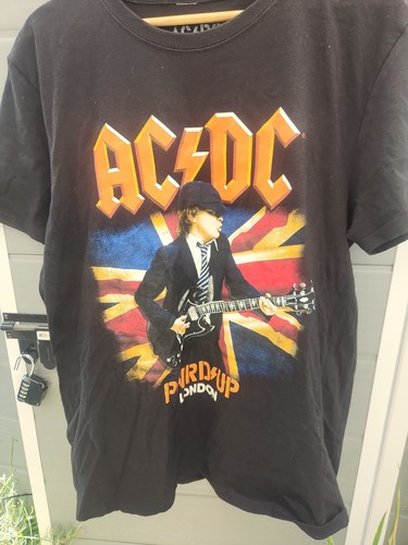 Pwrd london concert - ac/dc,